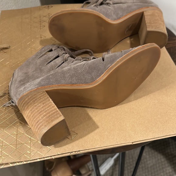 Jeffrey Campbell Size 6 Shoes - Picture 7 of 7